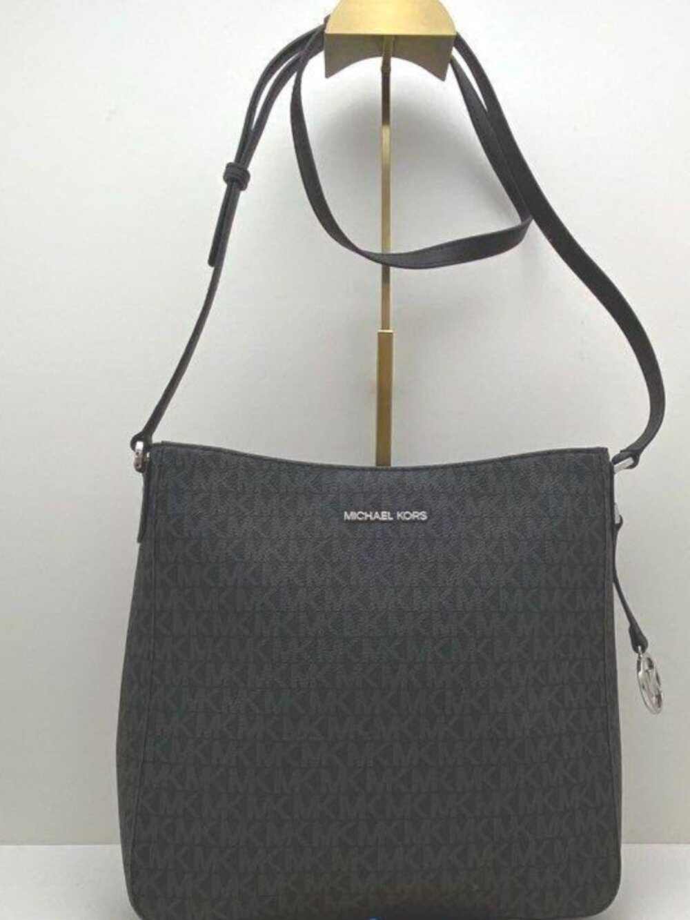 Michael Kors Jet Set Travel Messenger Bag - NWT